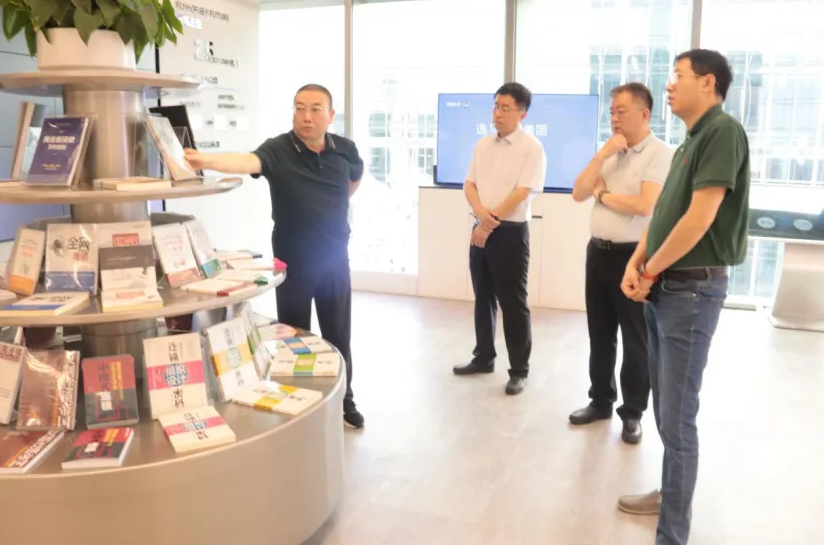 熱烈歡迎內(nèi)蒙古自治區(qū)商務(wù)廳領(lǐng)導(dǎo)蒞臨逸馬產(chǎn)業(yè)集團(tuán)指導(dǎo)、交流