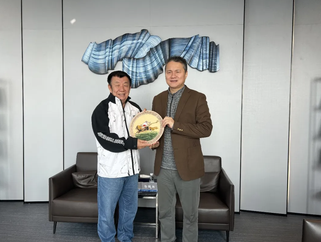 內(nèi)蒙古社會(huì)組織總會(huì)領(lǐng)導(dǎo)一行蒞臨逸馬產(chǎn)業(yè)集團(tuán)，共謀區(qū)域經(jīng)濟(jì)發(fā)展