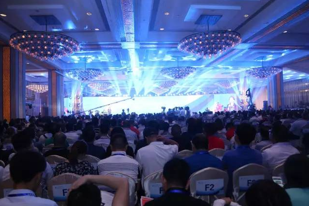 首屆中國(guó)連鎖節(jié)：連起世界，鎖住未來(lái)！2018.6.10再會(huì)！ 