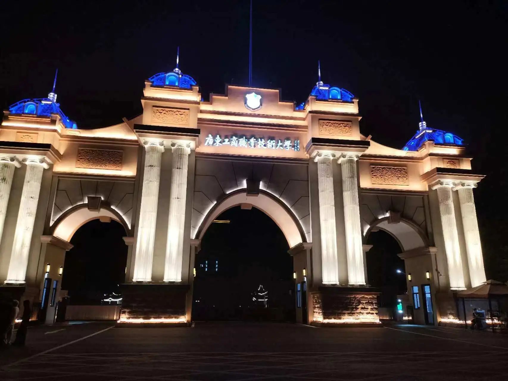 e1cc9042-153f-4531-8c34-327db9826bb5