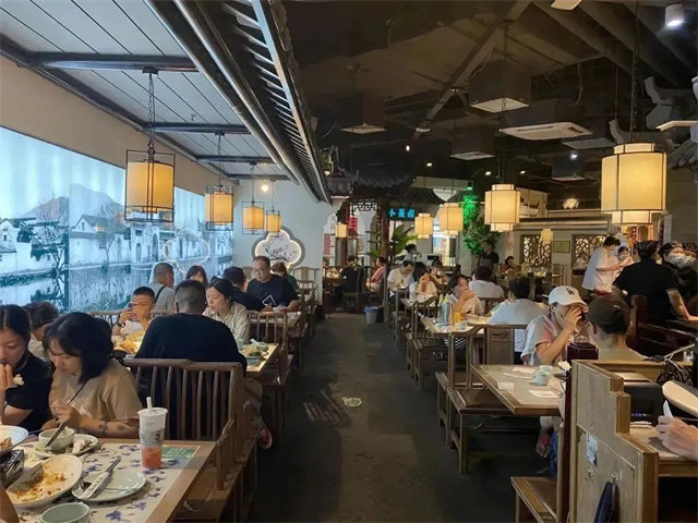 中餐界的“蜜雪冰城”，小菜園3年“吃”出百億上市巨頭！