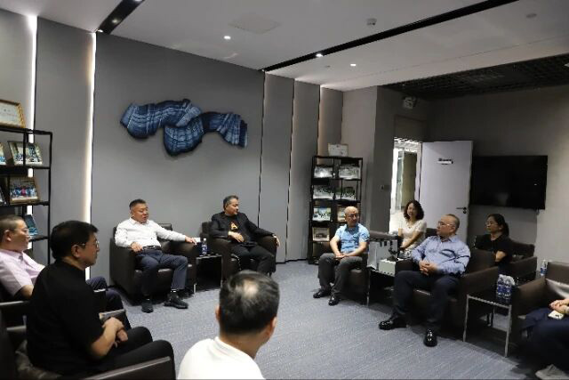 四年共進(jìn)·再啟新程｜逸馬與內(nèi)蒙古農(nóng)大職院共建“逸馬智慧連鎖產(chǎn)業(yè)學(xué)院”