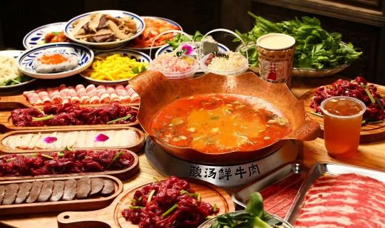 火鍋連鎖經(jīng)營(yíng)模式分析：從底料到門(mén)店的商業(yè)邏輯