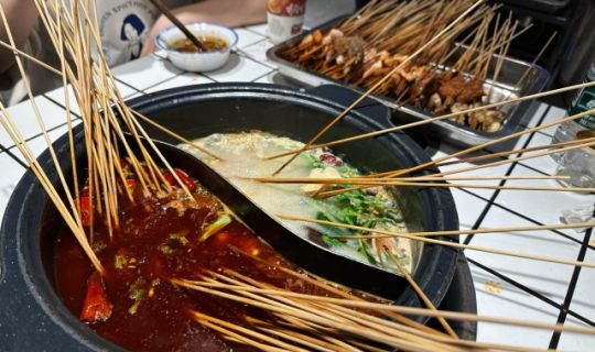 川式串串香全國(guó)連鎖實(shí)踐：從街邊小店到標(biāo)準(zhǔn)化品牌運(yùn)營(yíng)