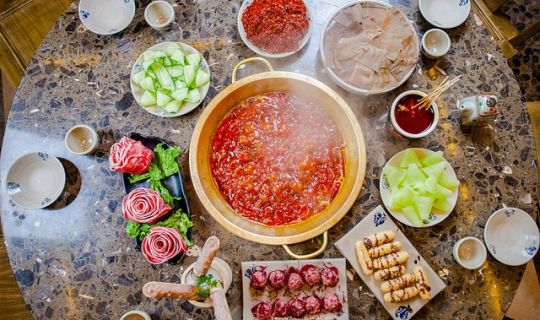 火鍋店連鎖經營管理模式全解析（直營、加盟、聯(lián)營與區(qū)域代理對比）