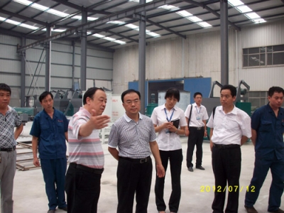 2012.7.12日李國忠教授到我公司參觀考察、指導(dǎo)工作